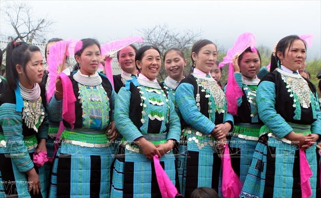 femme hmong vert vietnam
